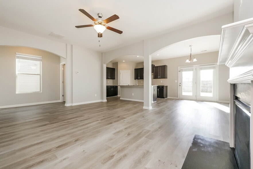 Building Photo - 2632 Cornwall Dr