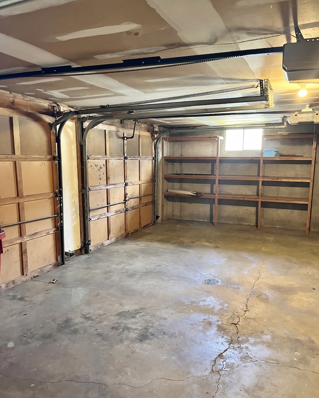 Building Photo - Coming Soon! Spacious 3-bedroom, 2-bathroom home in the highly sought-after Blue Springs area!