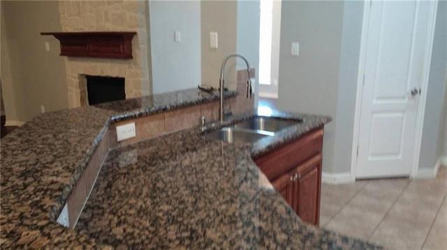 Building Photo - 7701 Val Verde Dr