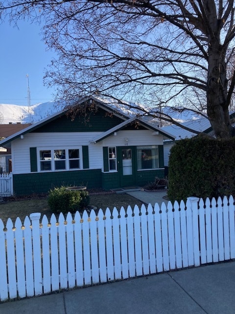 Building Photo - 118 E Chelan Ave