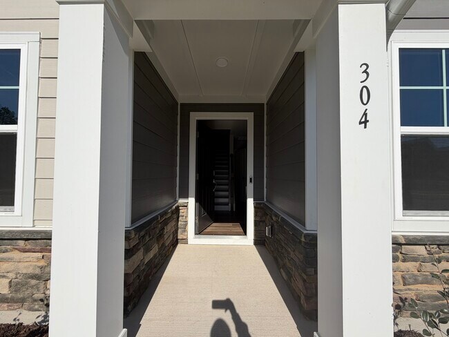 Building Photo - Carolina Springs 2