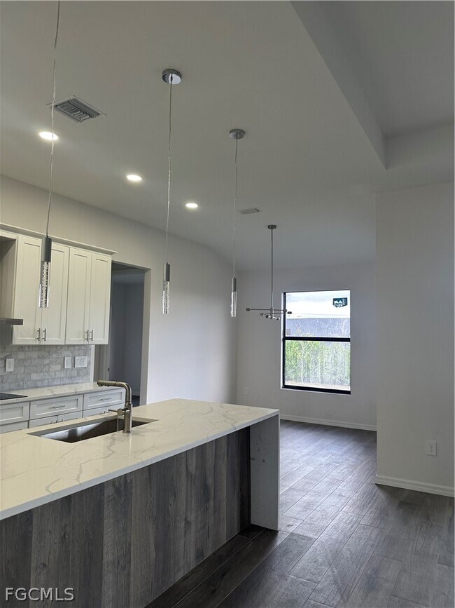 Building Photo - 2329 NW 27th Ave