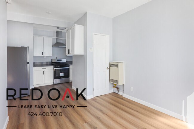 Building Photo - Bright One Bedroom with Stainless Steel Ap...