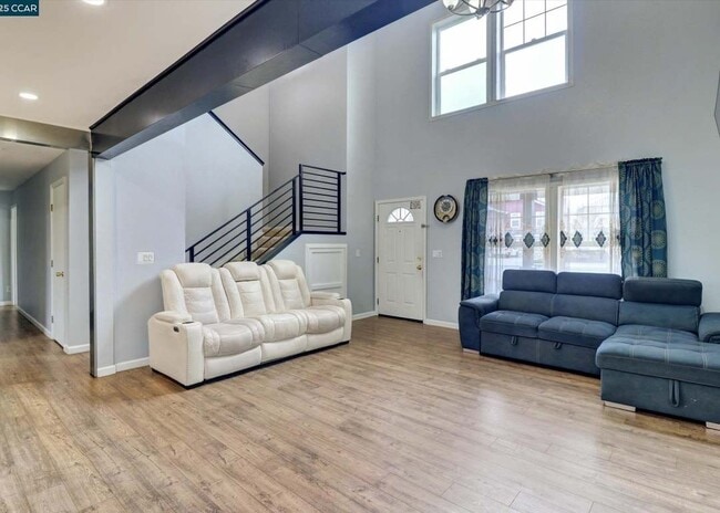 Building Photo - 1745 Wood Pl