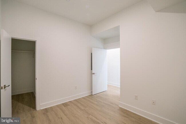 Building Photo - 2201 Washington Ave