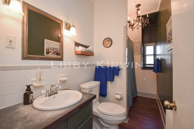 bathroom - 6 Sunnyside Pl