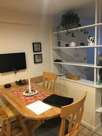 internet included - 6 Colonial Village Dr