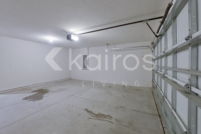Building Photo - 2799 W Sheila Dr