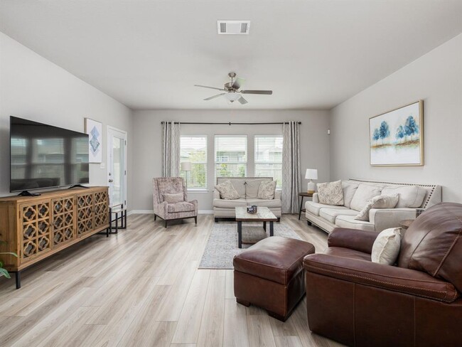 Building Photo - 2810 Dell Hollow Dr