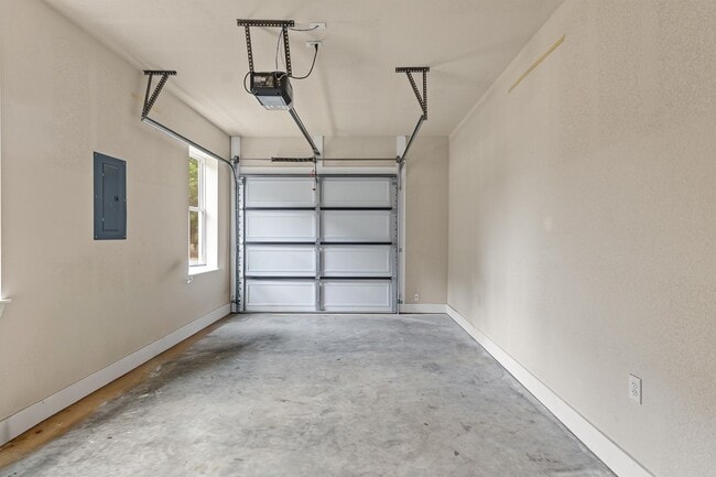 Building Photo - 5812 Cooks Ln