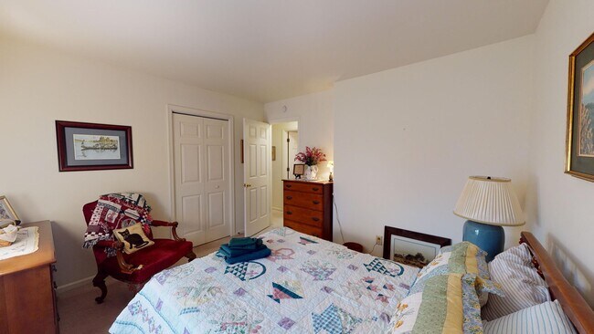 Building Photo - Short Term Furnished House