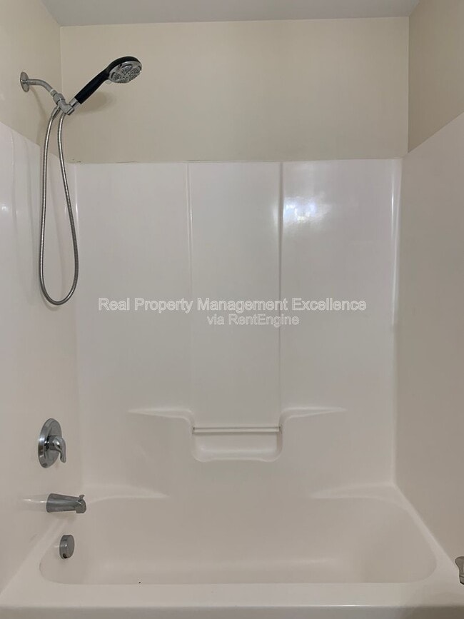 Building Photo - 5611 Sojourn Dr