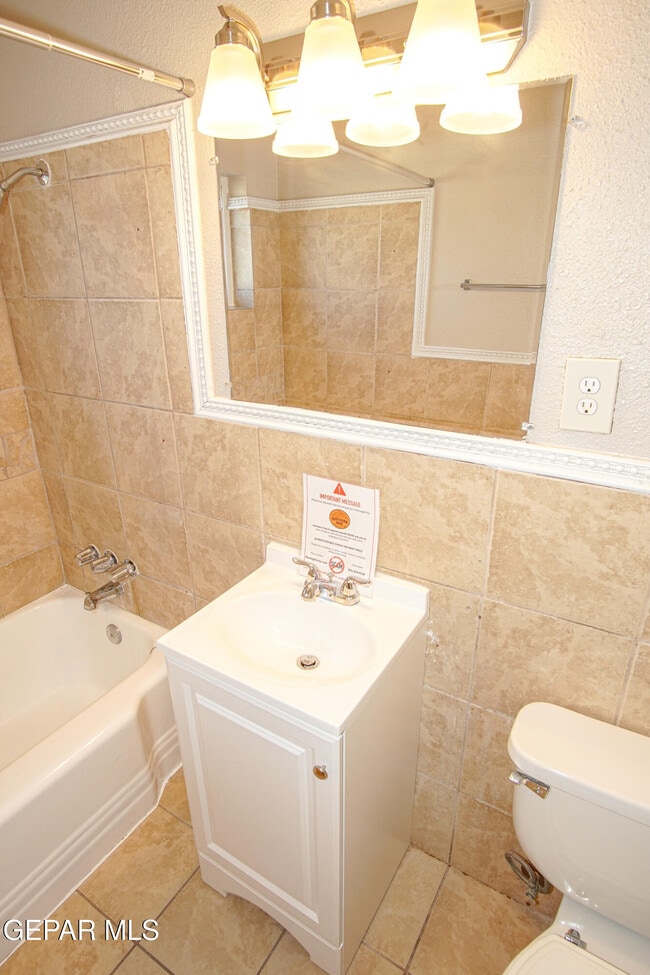 Building Photo - 6205 Tesuque Dr