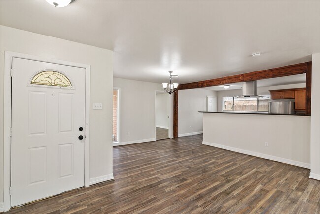 Building Photo - 1622 Hollow Hook Rd