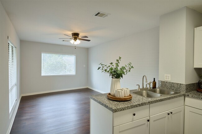 Building Photo - 51 Harbour Row Dr
