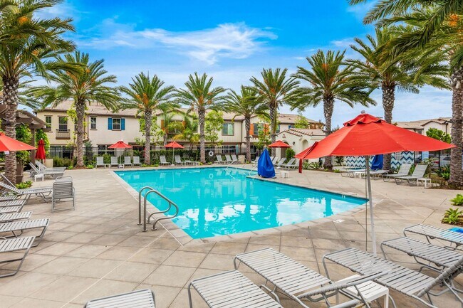 Building Photo - Highly upgraded 3 Bed 3 Bath Townhome with Resort Style Amenities