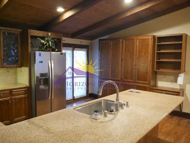 Building Photo - Spacious 4 Bed 4 Bath 2,954sqft Single Family Home in Carmichael