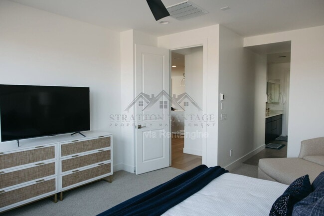 Building Photo - 10262 E Utah Ave