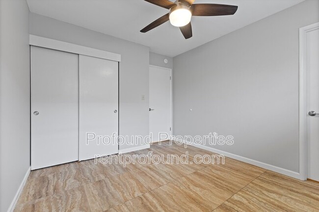 Building Photo - 3539 N Arlington Pl