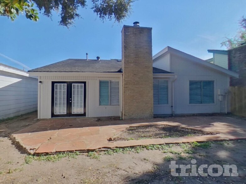 Building Photo - 6342 Briar Terrace Dr