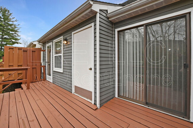 Building Photo - 10783 Colonial Woods Ct