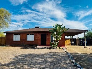 Building Photo - AVAILABLE NOW!!