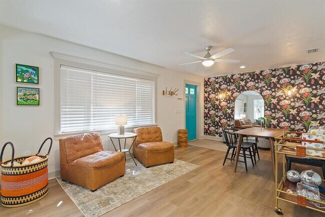 Building Photo - 304 NW 24th St