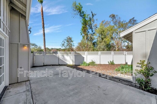 Building Photo - 1512 S Stage Coach Ln