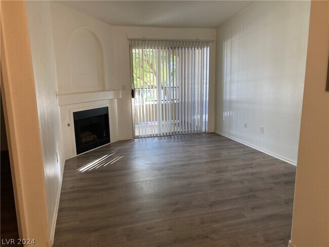 Building Photo - 7885 W Flamingo Rd