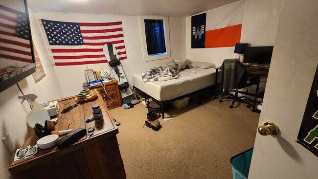 Building Photo - 910 Bungalow Ct