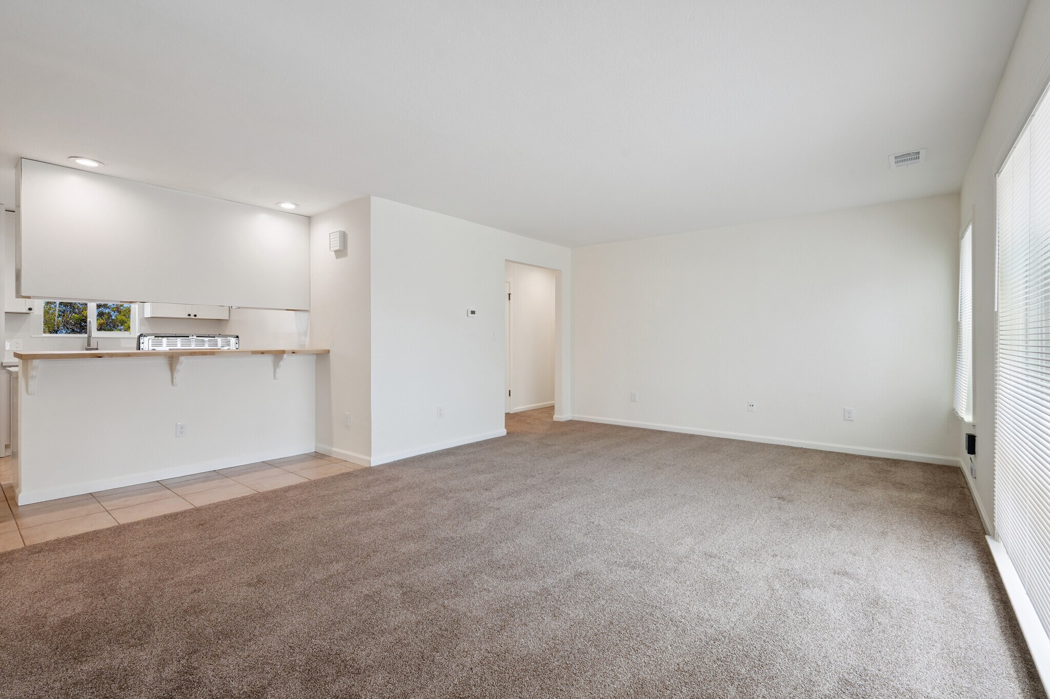 Building Photo - 5541 Highland Ave