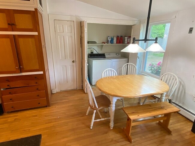 Building Photo - 155 Amity St