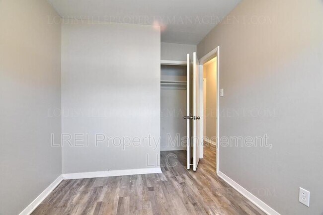 Building Photo - 5009 Delaware Dr
