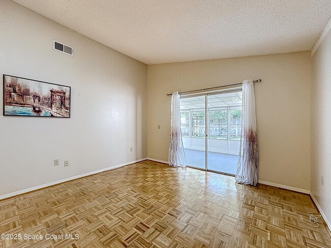 Building Photo - 3033 Dunhill Dr