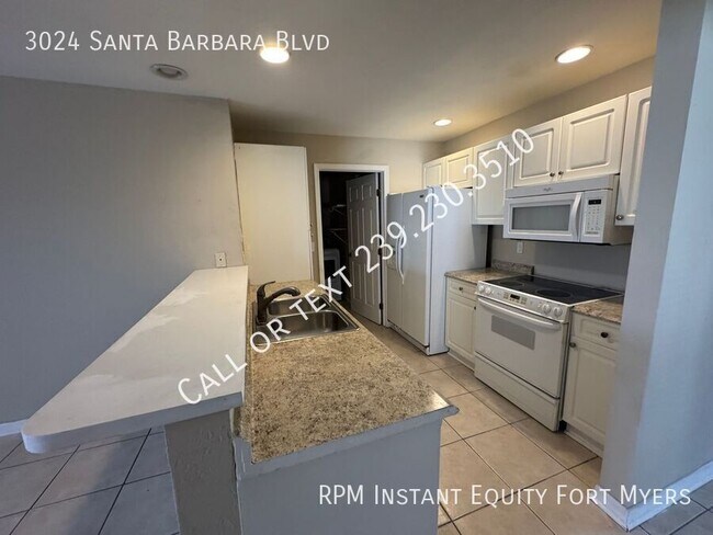 Building Photo - 3024 Santa Barbara Blvd