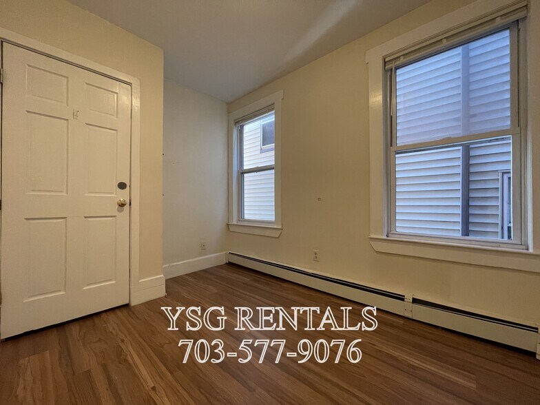 Building Photo - 38 Calumet St