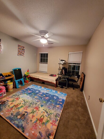 Building Photo - 6 Valley Glen Ct