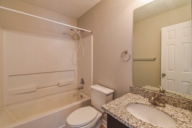 Building Photo - 5500 N Buffalo Cir