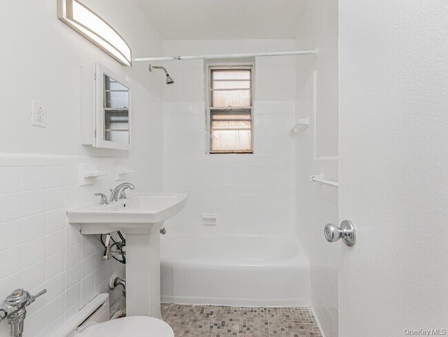 Building Photo - 6535 Broadway