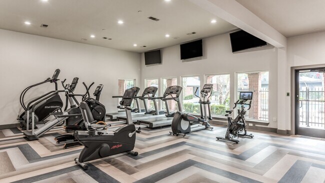 Building Photo - Available Now – Modern Apartment for Rent