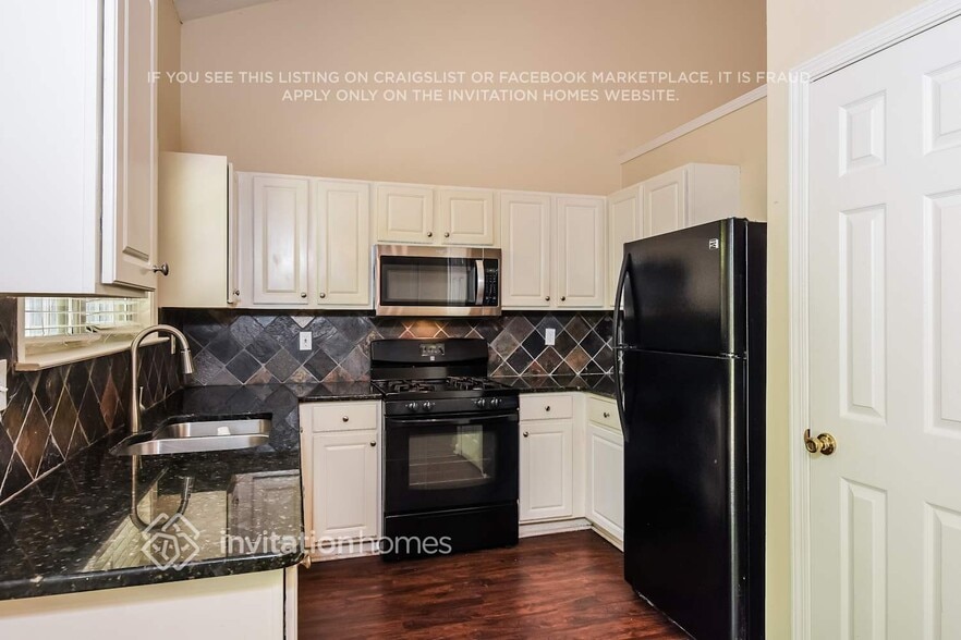 Building Photo - 1479 Evanston Ln