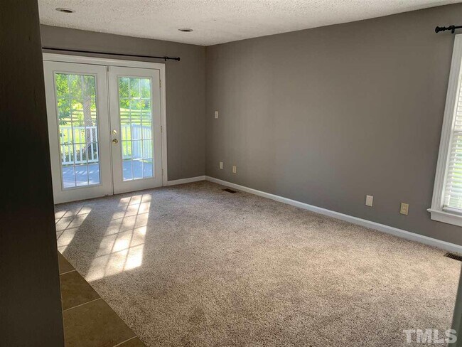 Building Photo - 7824 Humie Olive Rd
