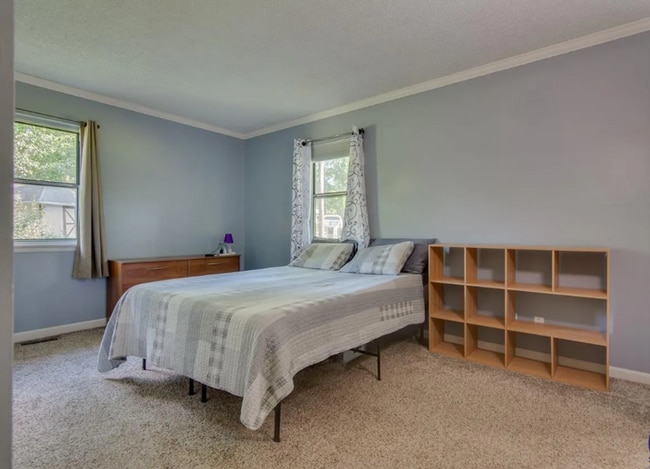 Building Photo - Don't miss out on this beautiful home!