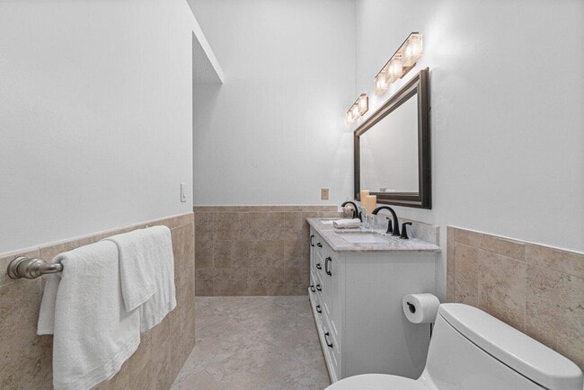 Building Photo - 5539 Eton Ct