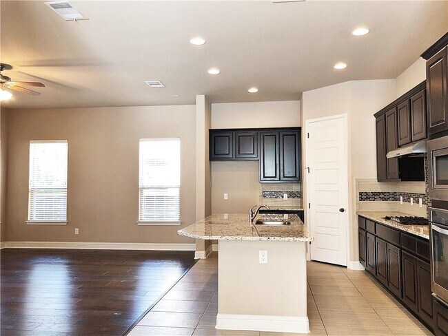 Building Photo - 10911 Hidden Caves Way
