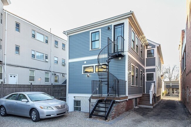 Building Photo - 150-152 Huron Ave