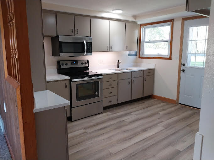 New renovated kitchen - 10506 Caddy Ln