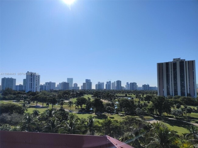 Building Photo - 3301 N Country Club Dr