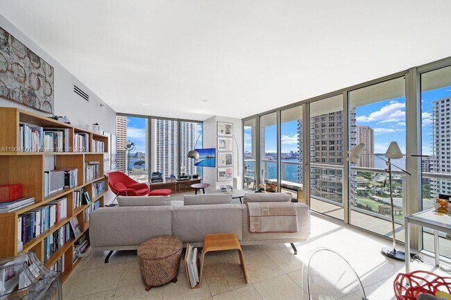 Building Photo - 465 Brickell Ave