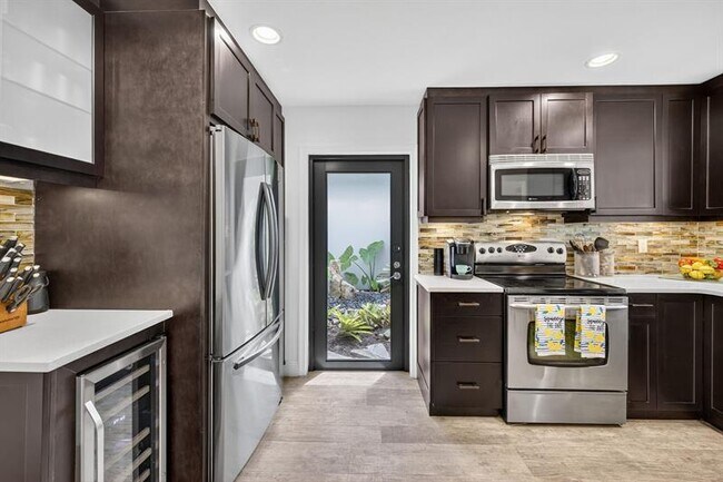 Building Photo - 2801 DC Country Club Boulevard